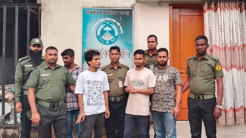 বিআরটিএতে দালালবিরোধী অভিযানে আটক ৭