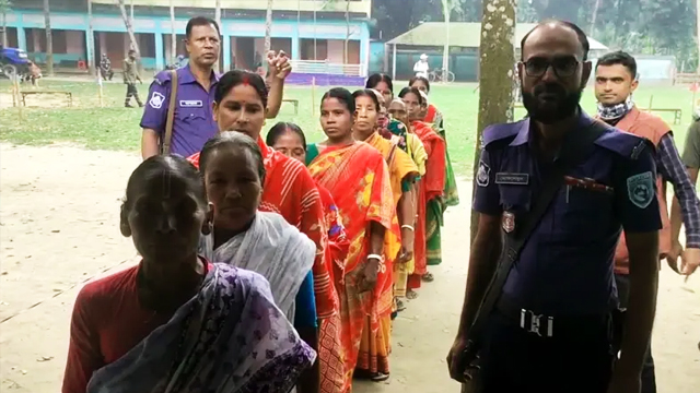 ঠাকুরগাঁও-১ আসনের উপনির্বাচনে ভোট গ্রহণ চলছে