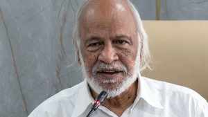 সিসিইউতে ভর্তি মন্ত্রী মঈন খান