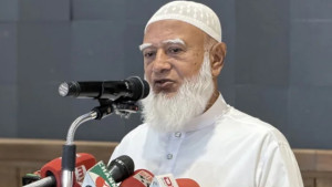‘হাসিনা সরকারের পথেই বর্তমান সরকার হাঁটছে’