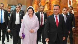 জাপান সফর শেষে ঢাকায় পৌঁছেছেন প্রধানমন্ত্রী