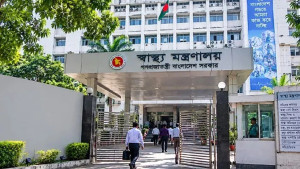 স্বাস্থ্যসেবা তদারকিতে মাঠে নামছেন ৫৪ কর্মকর্তা