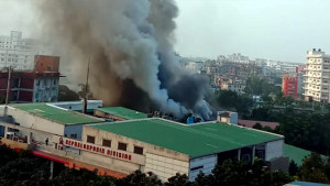 গাজীপুরে ইবনে সিনা ফার্মাসিউটিক্যালস-এর কারখানায় আগুন
