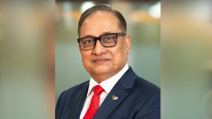যেভাবে প্রবাসে ‘সামুদ্রিক খাবারের রাজা’ হয়ে উঠলেন ইকবাল আহমেদ