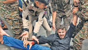 দিল্লিতে বিক্ষোভের সংবাদ সংগ্রহে গিয়ে আটক ১২ সাংবাদিক