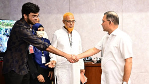 প্রধানমন্ত্রীর কাছে আবরার ফাহাদের নামে সেতু চাইলো তার পরিবার