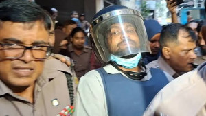 আয়াস-রিমির মামলার শুনানিতে আইনজীবীকে মারধর