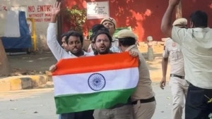 যন্তর মন্তরে ঢোকার চেষ্টা, সিজেপির ২ নেতা আটক