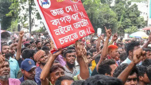 সরকারকে ৪৮ ঘণ্টার আল্টিমেটাম অটোরিকশা চালকদের