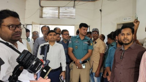 রামেবির ভিসির কক্ষের তালা খুলে দিলেন ম্যাজিস্ট্রেট