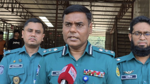 এজেআর কুরিয়ারে হামলা, সন্ত্রাসীদের পরিচয় সনাক্তে বেগ পেতে হচ্ছে পুলিশের!