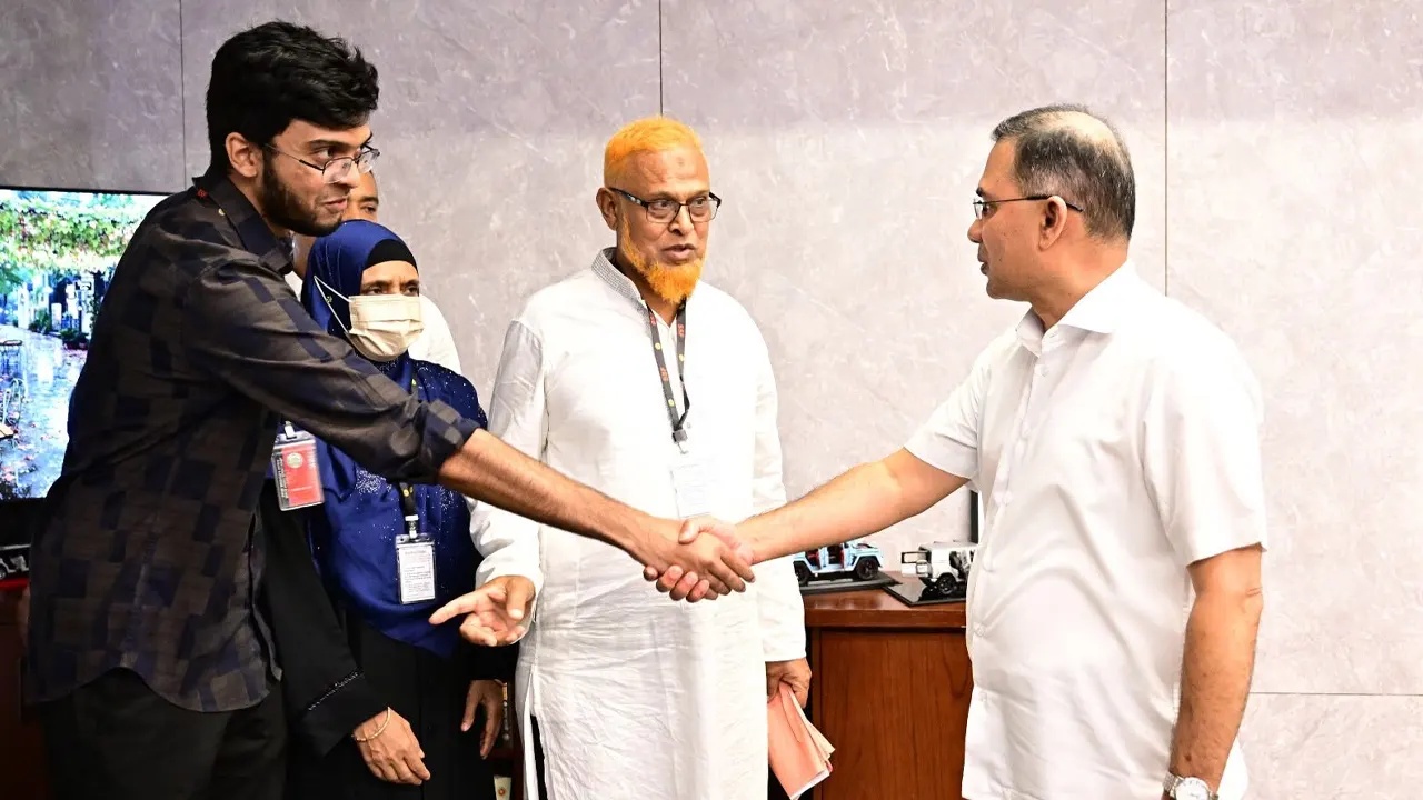 প্রধানমন্ত্রীর কাছে আবরার ফাহাদের নামে সেতু চাইলো তার পরিবার