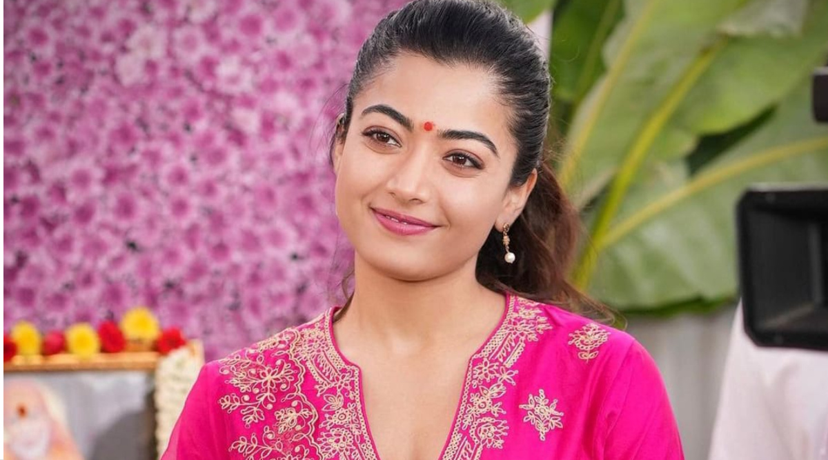 ৪০০ পরিবারের পাশে রাশমিকা