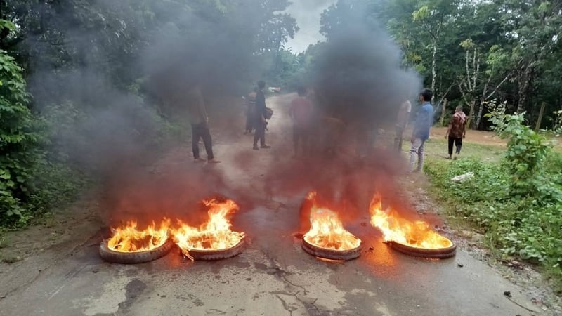 নিরাপত্তার দাবিতে সাজেক-বাঘাইহাট সড়কে অনির্দিষ্টকালের অবরোধ
